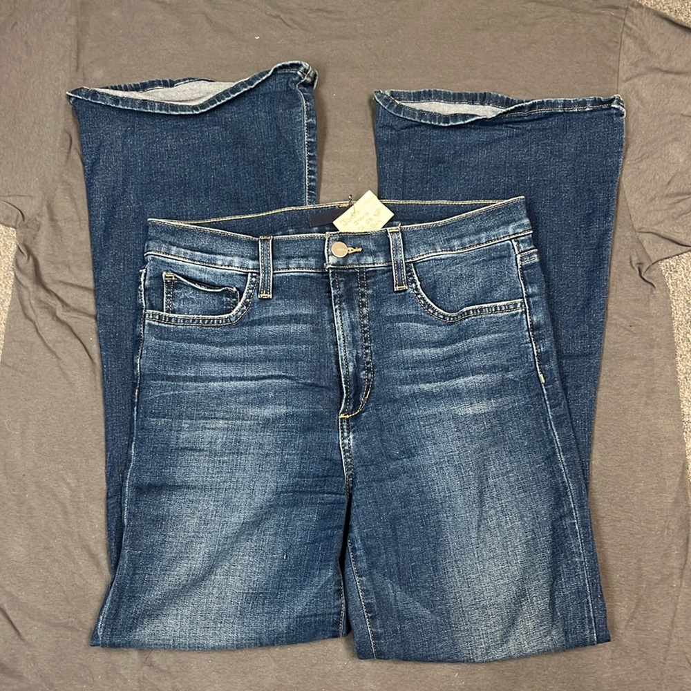 Joe’s Jeans slim flare size 28 petite